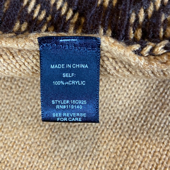 Double Zero Aztec design Poncho - Picture 5 of 6